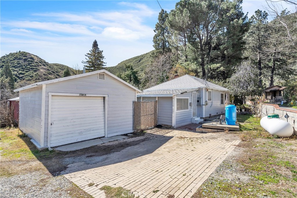 13919 Meadow Lane