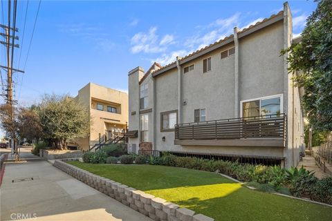 A home in Studio City