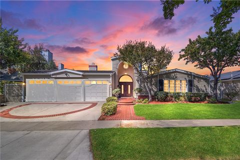 A home in Los Alamitos