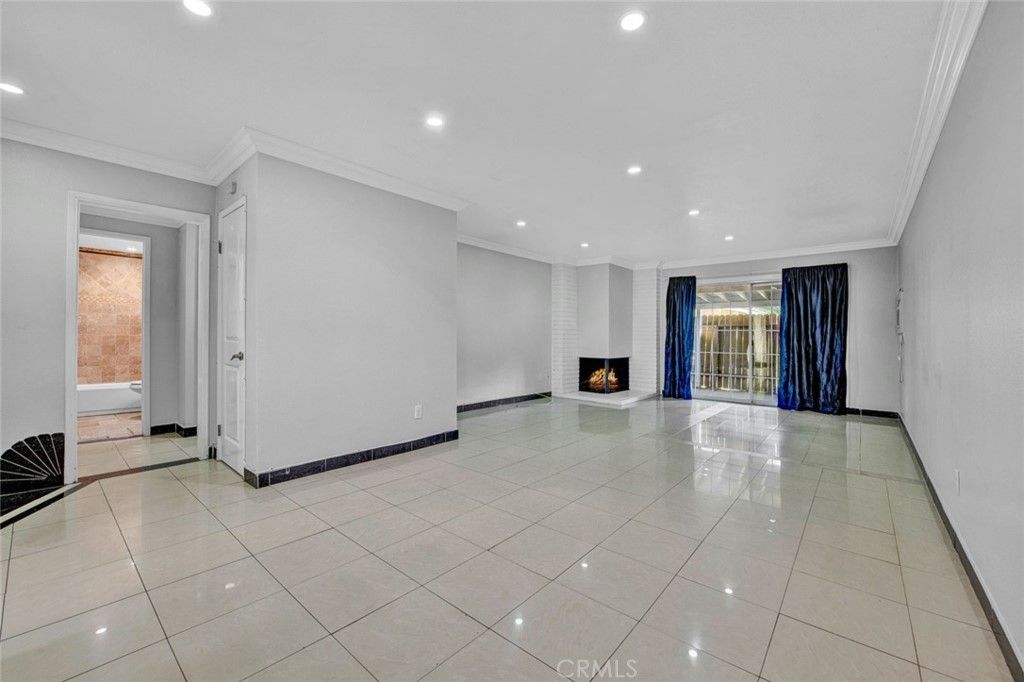 listing image 130727210207528489384