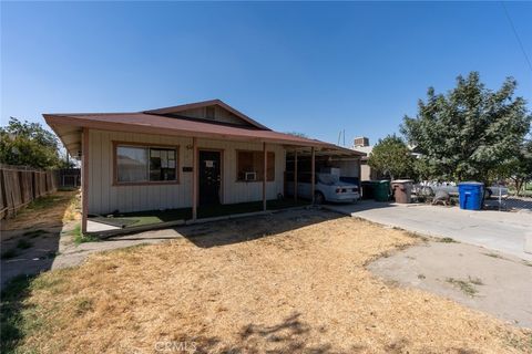 A home in Firebaugh