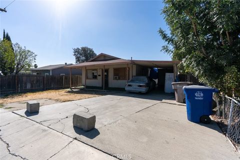 A home in Firebaugh