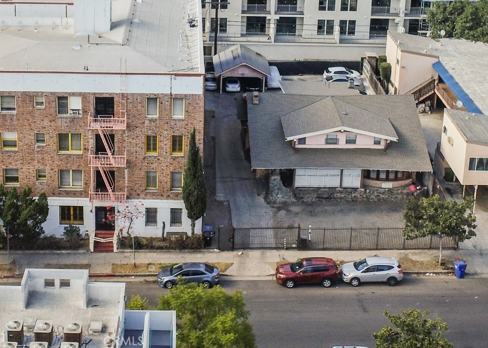 Properties 1 863 S St Andrews Place