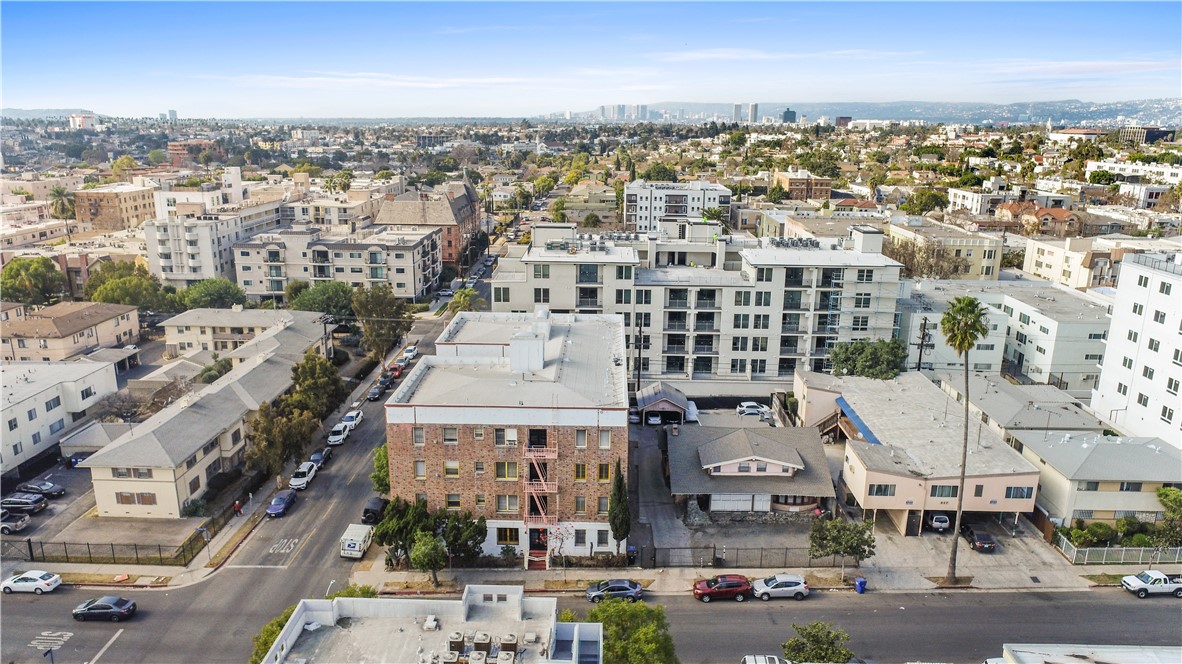 Properties 4 863 S St Andrews Place