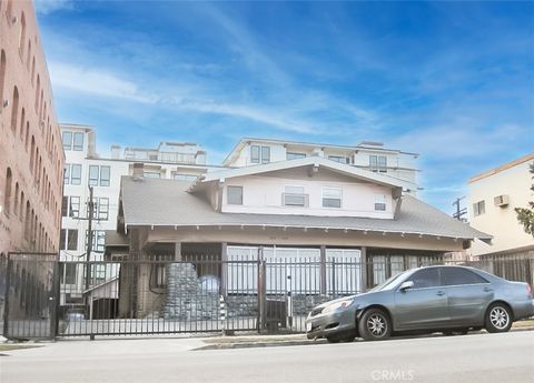 863 S St Andrews Place Los Angeles CA 90005