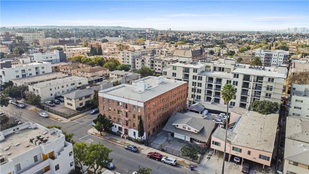 Properties 3 863 S St Andrews Place