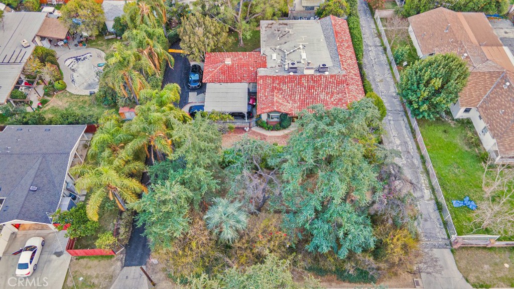 Properties 1 17520 Kingsbury Street