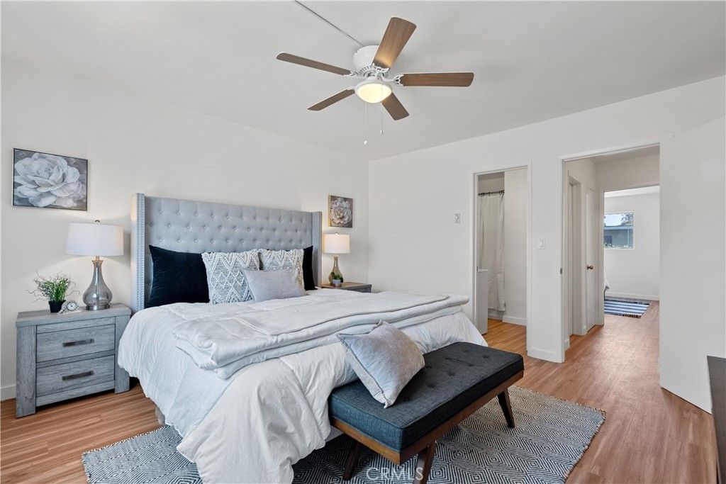 listing image 130722472583569188538