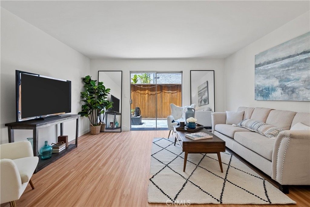 listing image 130723878532999538649