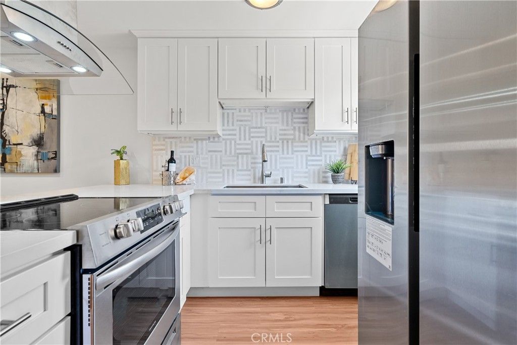 listing image 130728354891369825627