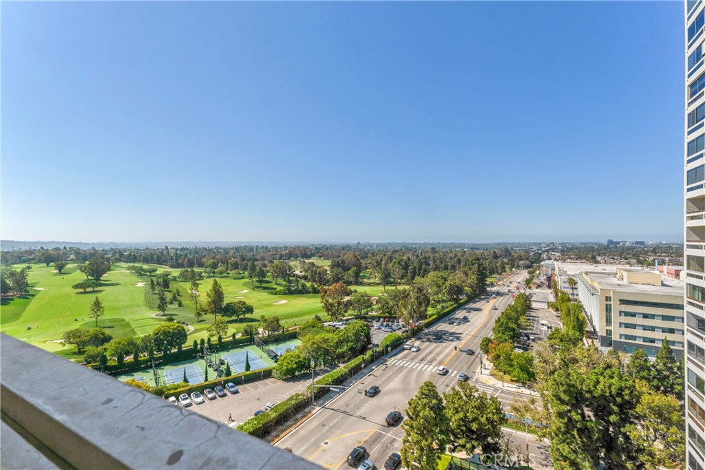 2222 Avenue Of The Stars 1401E