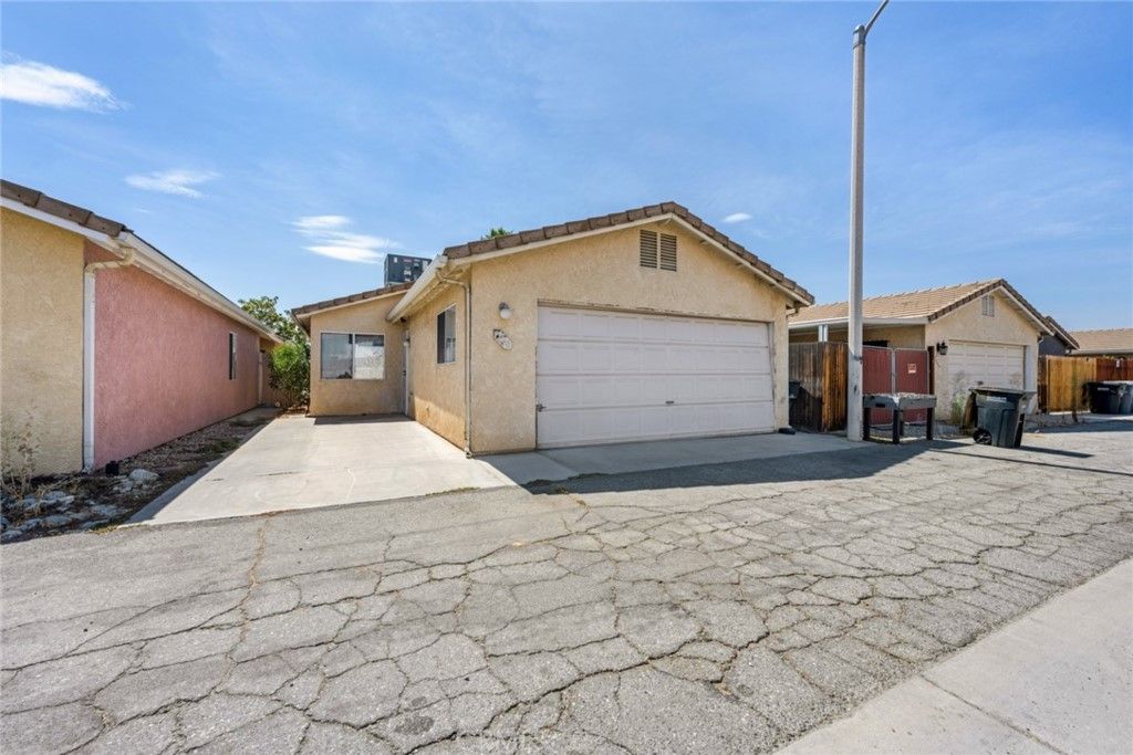 listing image 130727404263226441609