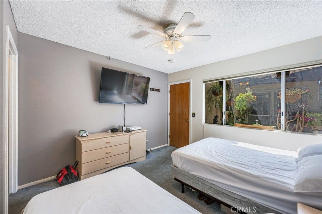 listing image 130722551364881395085