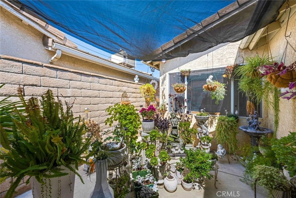 listing image 130726532349128619048