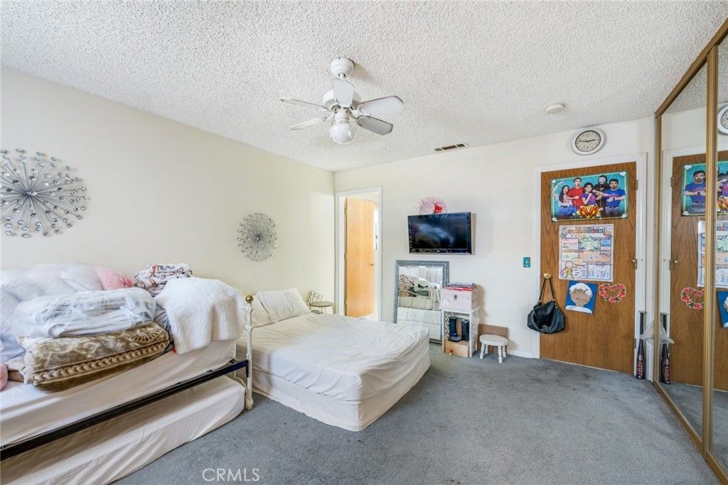 listing image 130729147742052721402