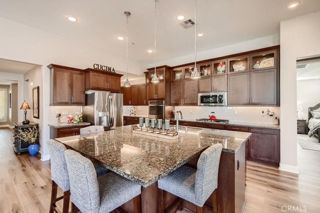 listing image 130726981550992350161