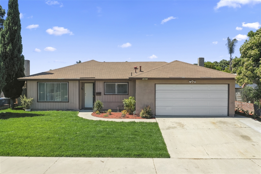 Cute 4bdrm/2ba SFR in Oxnard. Great location, near shopping malls and schools/freeways. Big backyard and lots of potential. Vacant! Won't last! No mello-roos/HOA.. Neighborhoods: ventura Other Fees: 0 Sewer: Sewer Connected Topography: LL