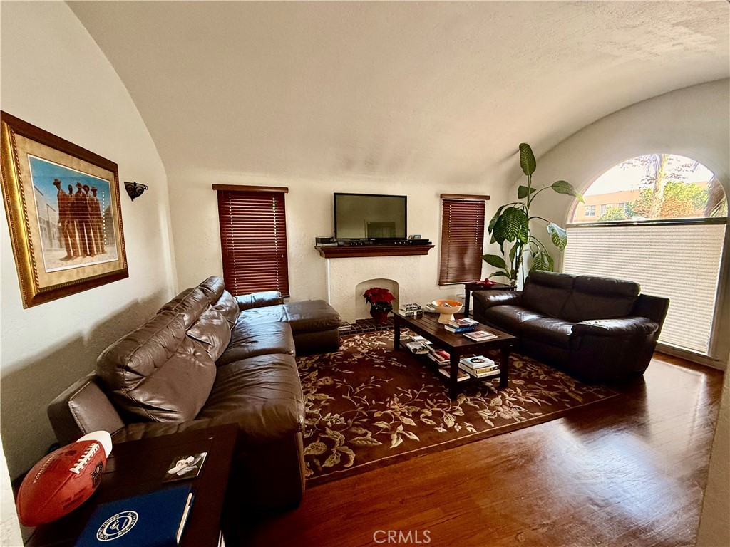 2419 Eucalyptus Avenue