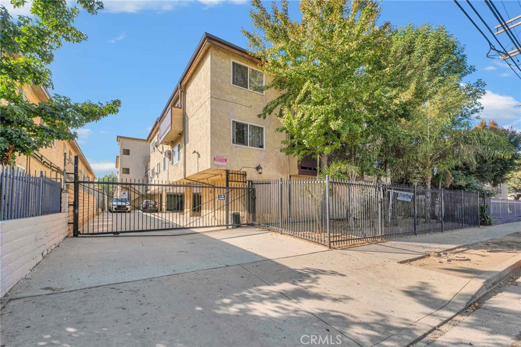 Introducing 15240 Nordhoff St, North Hills—an excellent investment opportunity featuring a mix of 2 one-bedroom, one-bath units and 12 two-bedroom, two-bath units. This property offers a fantastic North Hills location, subject to statewide rent control with notable rental upside potential.
Tenants will appreciate the secure, gated entry, on-site parking with additional storage, and the convenience of on-site laundry facilities. Each unit is individually metered for gas and electricity, providing efficiency and ease for management.
Located just a short distance from major freeways (I-5, I-405, and CA-118), Panorama Mall, Van Nuys Airport, and the Ventura County Line Metrolink, this property boasts excellent accessibility to key local attractions and transportation hubs. An ideal opportunity for investors looking for a well-situated, income-generating property with room for growth!
This property is a great addition to any investor’s portfolio. Don’t miss out on this rare opportunity