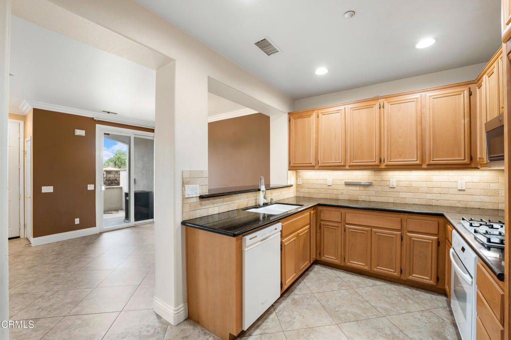 Photo 9 of 42 of 3375 Shadetree Way townhome
