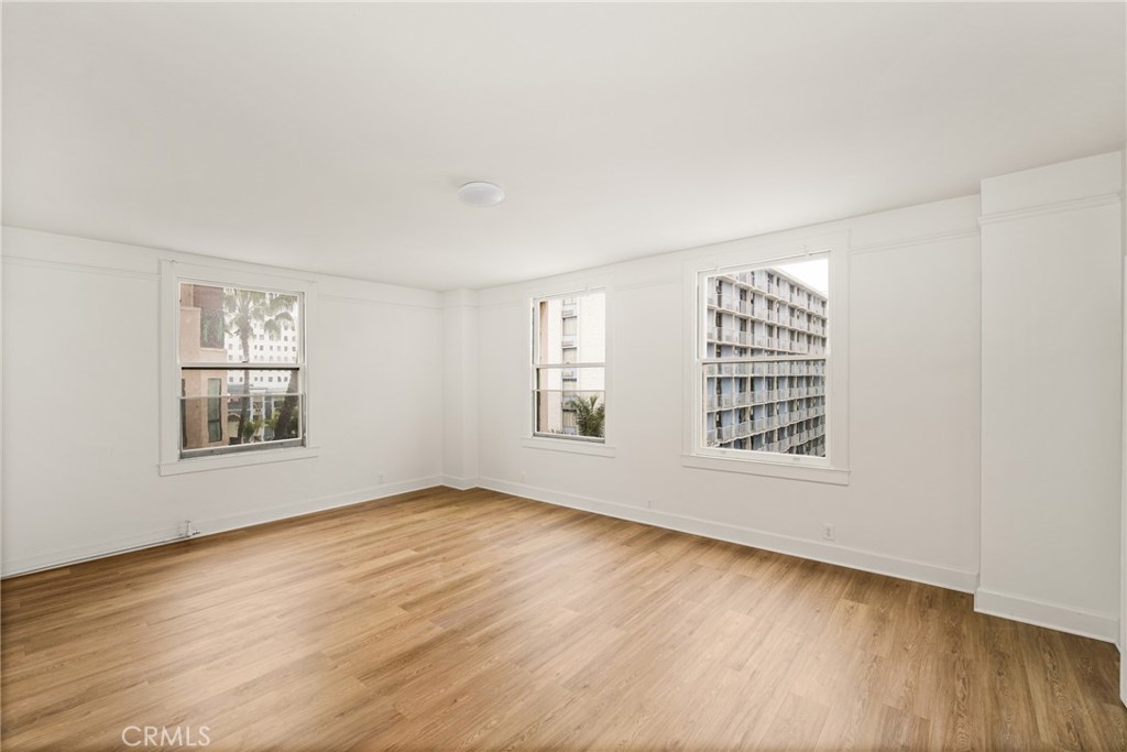 455 E Ocean Boulevard 411