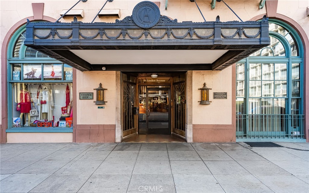 455 E Ocean Boulevard 411