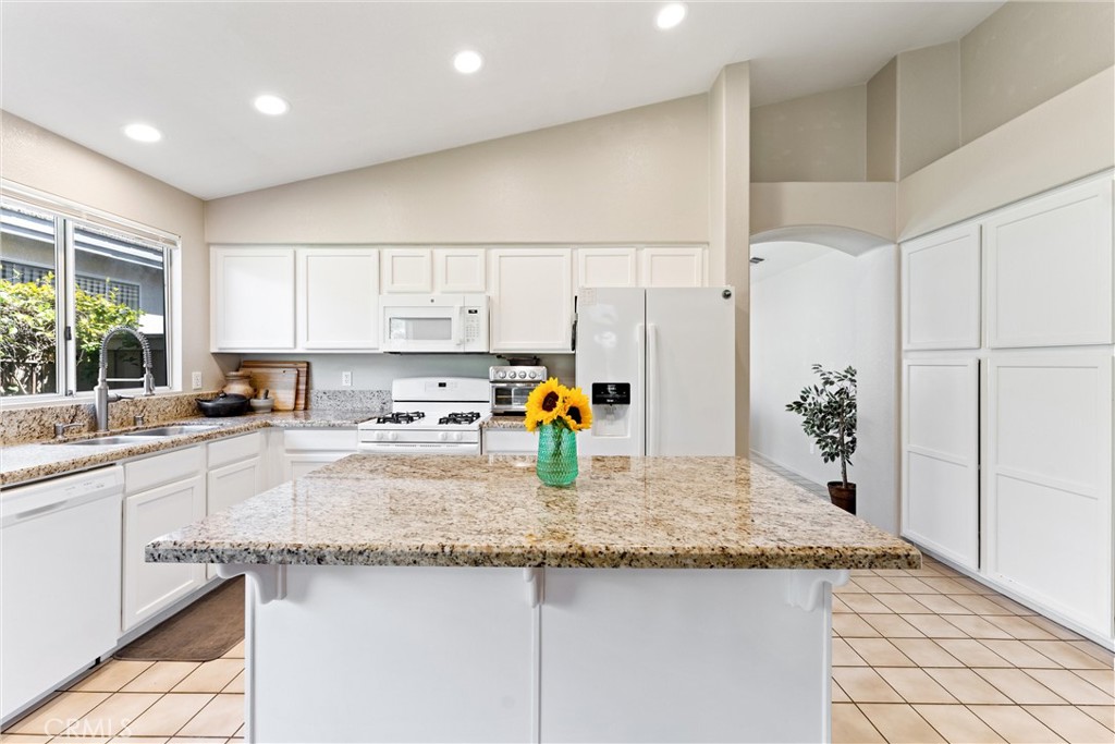 Photo 11 of 32 of 43259 Camino Caruna house
