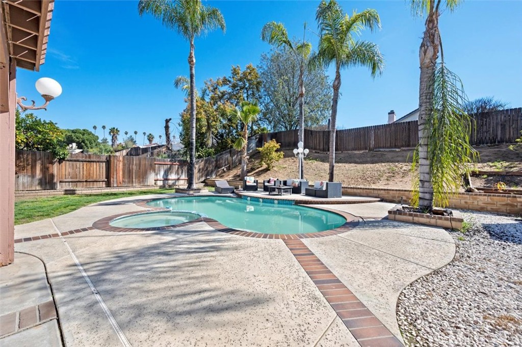 Photo 5 of 25 of 12096 Palm Vista Street house