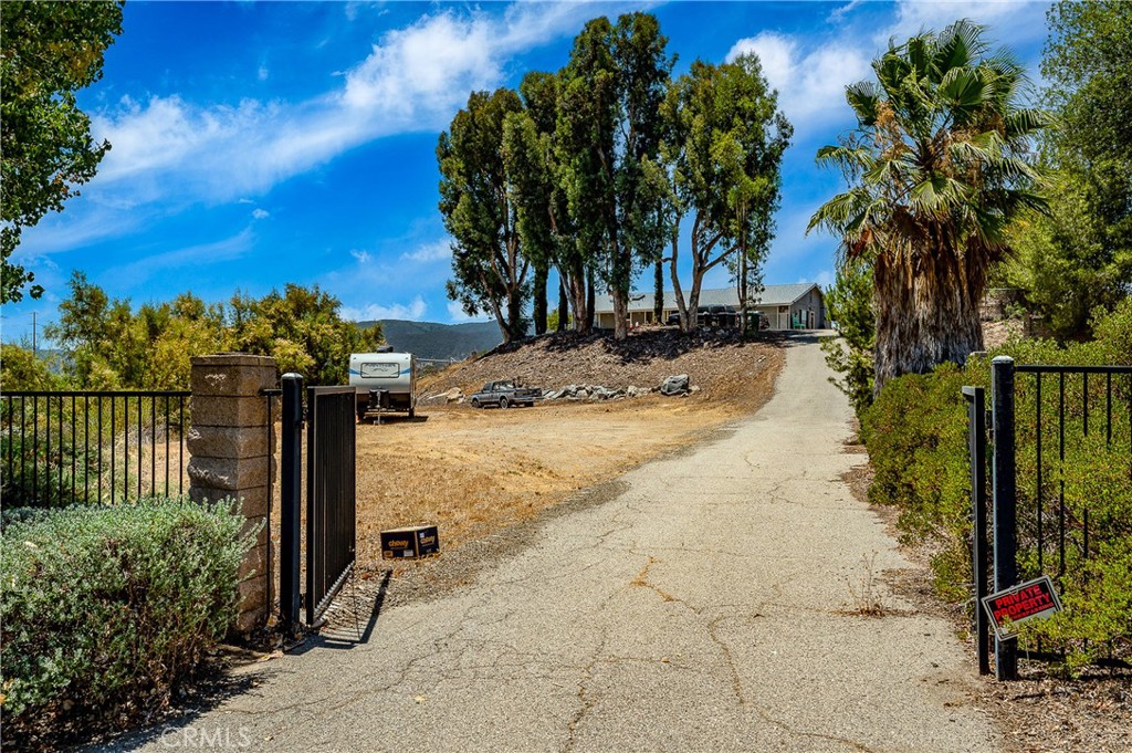 24565 Becerra Drive
