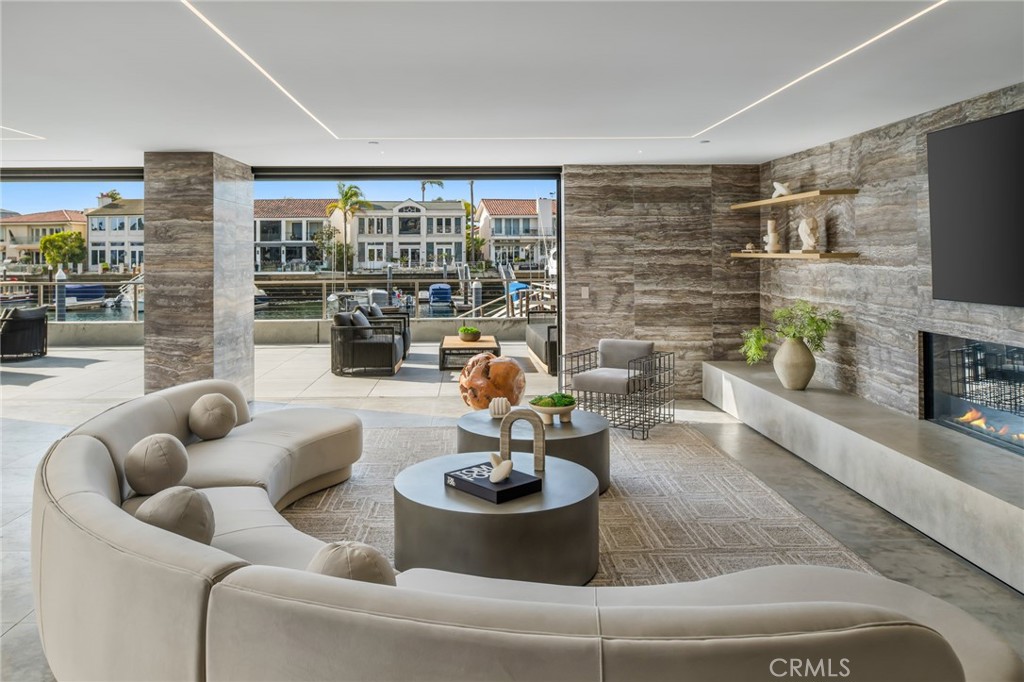 433 Harbor Island Drive
