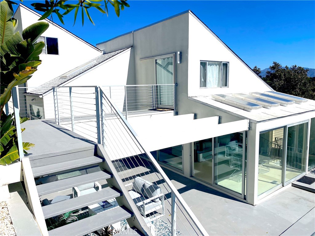 3210 Coldwater Canyon Lane