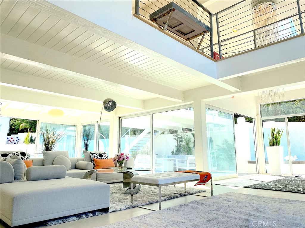3210 Coldwater Canyon Lane
