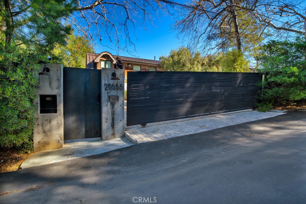 20555 Paradise Lane