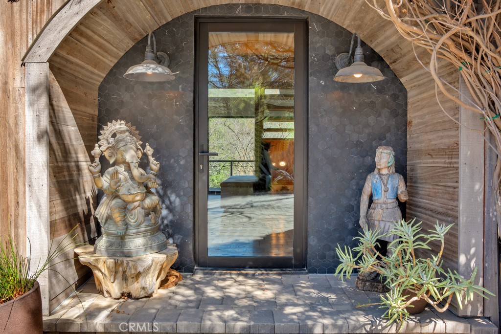 20555 Paradise Lane