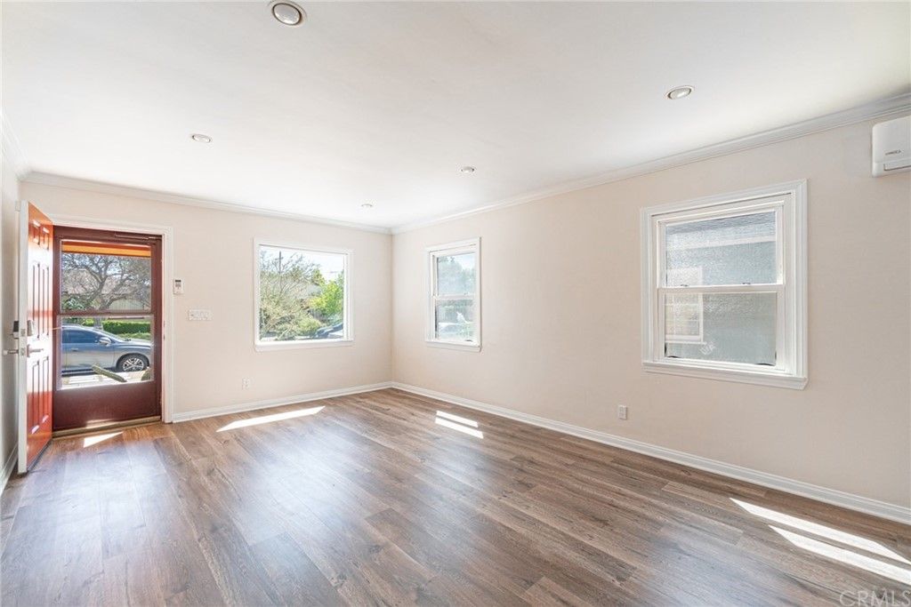 listing image 13073486835057