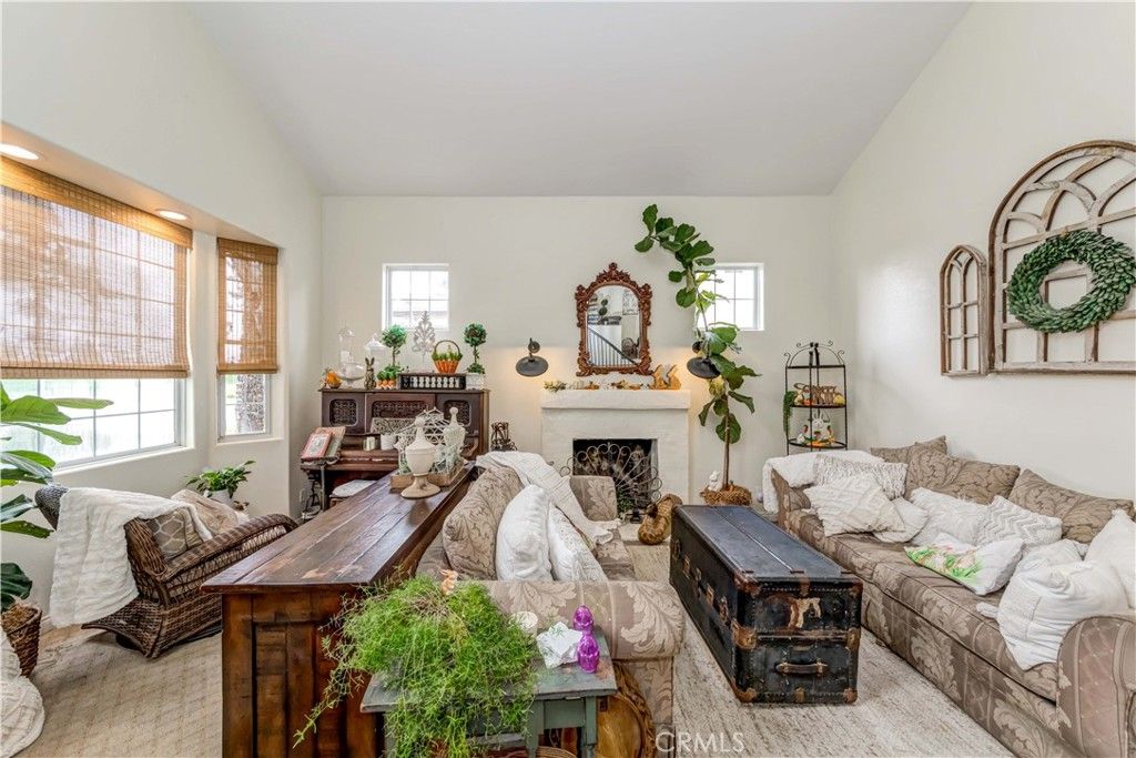 listing image 130723874476358822420