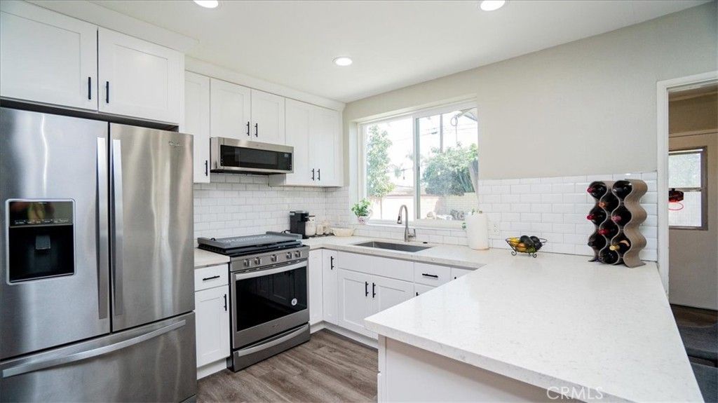 listing image 130725158346564592267