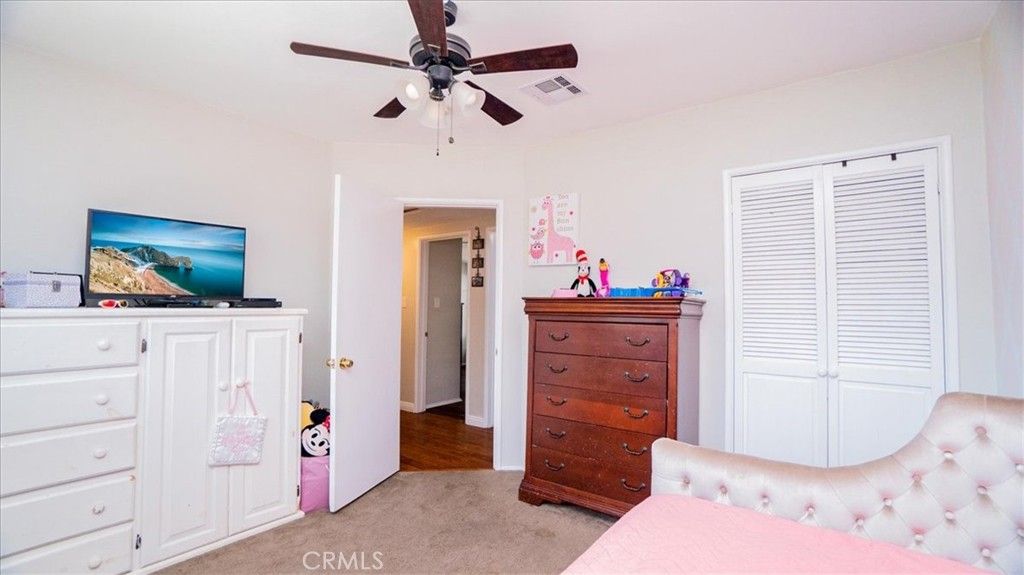 listing image 130726697878497800935