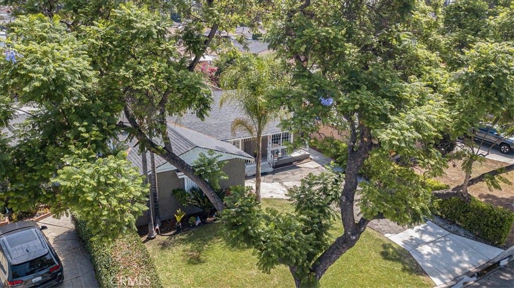 listing image 130726936255578106569