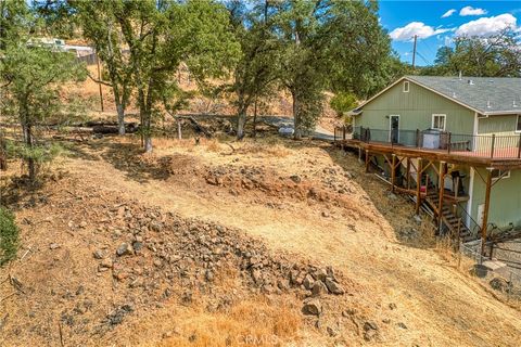 A home in Clearlake Oaks