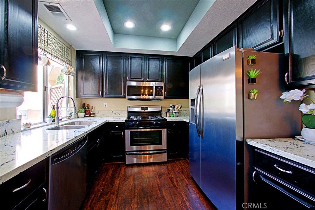 listing image 130724465446353126917