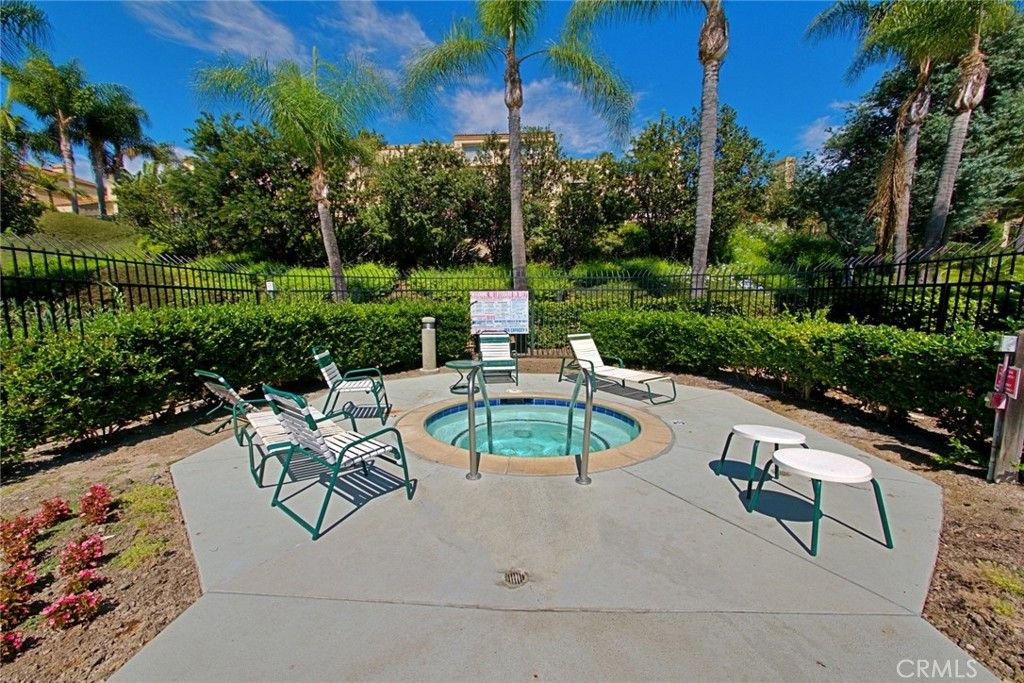 listing image 130720627295246651702
