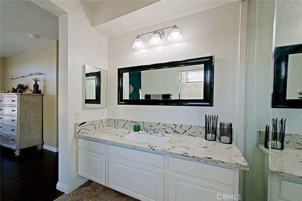 listing image 130722123859599252995