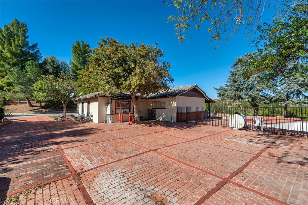 6006 CLEAR VALLEY Road