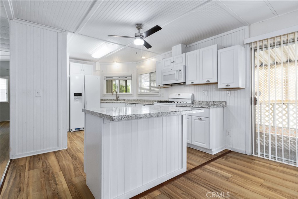 10025 El Camino Real 5