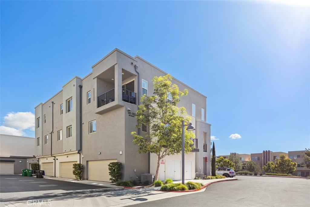 Photo 3 of 28 of 141 Cadence townhome