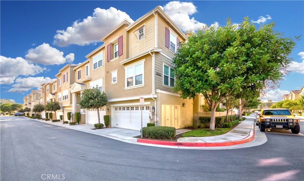 listing image 130726458695496161109