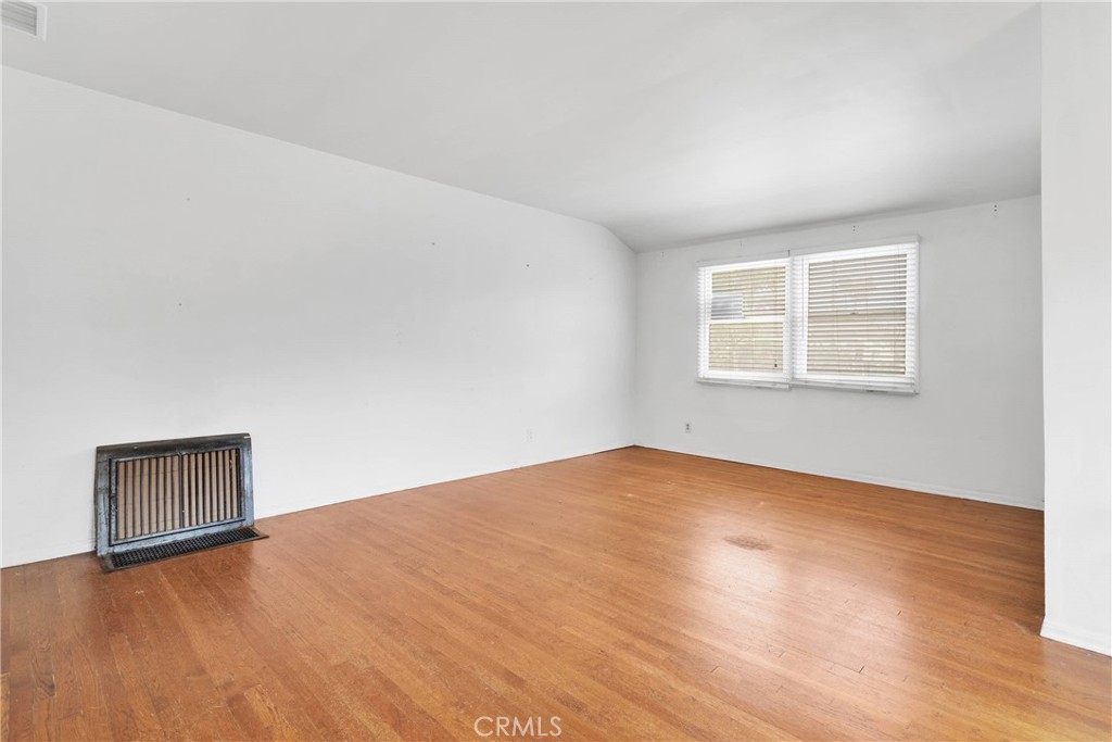 Photo 9 of 41 of 1121 S Wycliff Avenue house