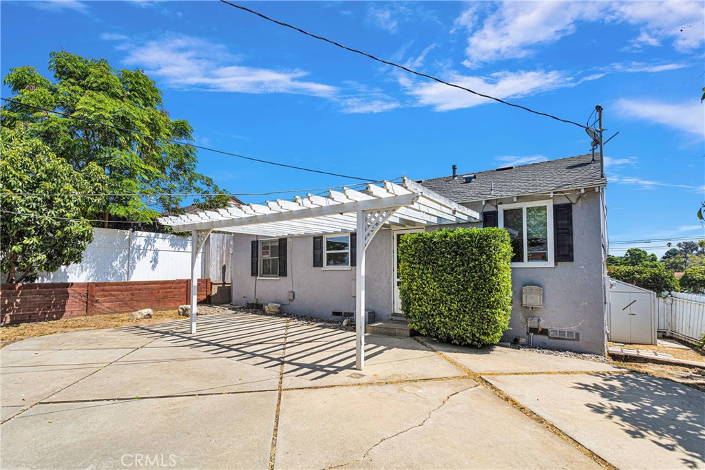 Photo 26 of 41 of 1121 S Wycliff Avenue house