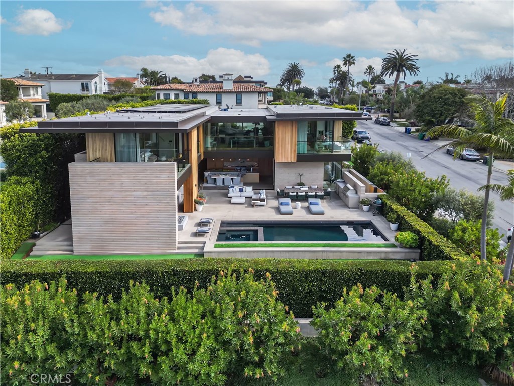 100 N Dianthus Street